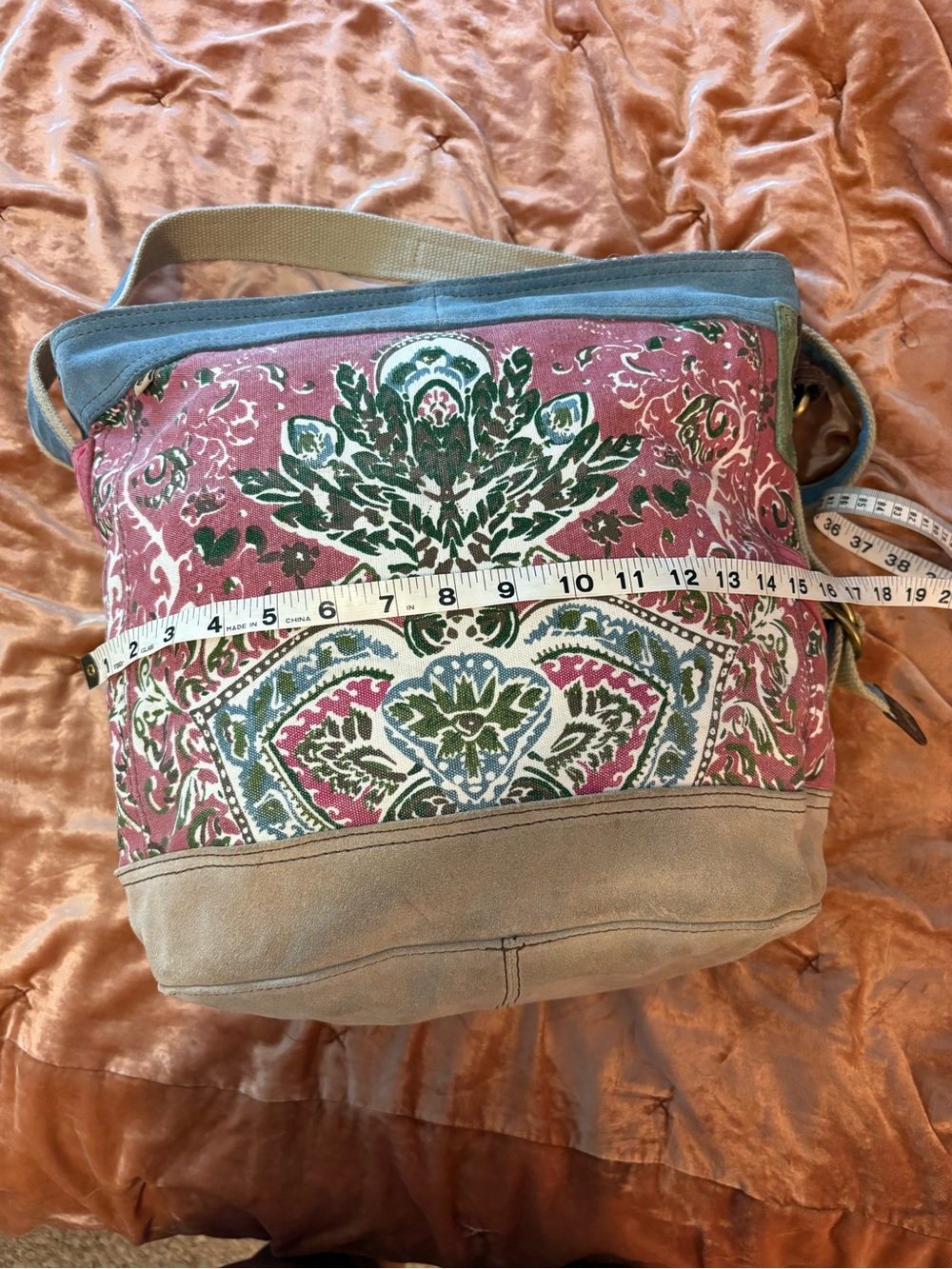 Lucky Brand Pink and Green XL Canvas Leather Shoulder Bag with Tan Suede Trim - Picture 6 of 16